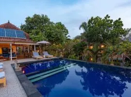 Villa Cahaya - Ocean, sunset and volcano views, an island hideout