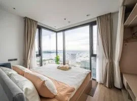 Luxury 2 Bed Room Sea View Bath Tub In Balcony