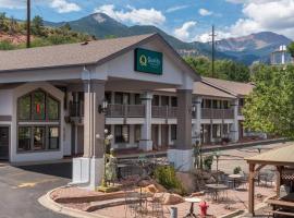Viesnīca Quality Inn & Suites Manitou Springs at Pikes Peak pilsētā Manitospringsa