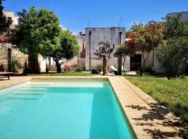 Villa Charita - Old Masseria in the historical town with private pool