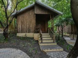 StayVista's Timber Cottage - Cozy Cottages with Indoor Games