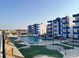 شقة فندقية صف أول بحر وبول