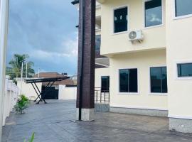 Cosy FC Villa Apartments Alagbaka, Akure, ξενοδοχείο στο Ακούρ