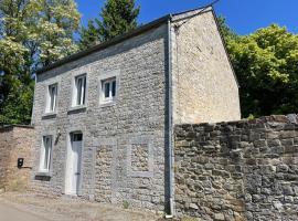 Au petit Clocher - vakantiehuis Ardennen，位于费瑞雷斯的酒店