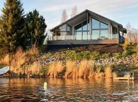 Aurora Arctic Riverside Villa