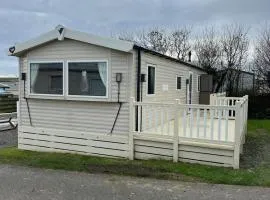 Beautiful Holiday Home Close to the Sea