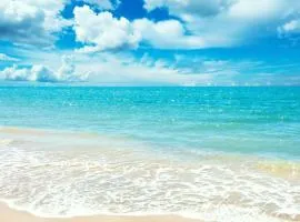 4 Bedroom Apartment near the Beach