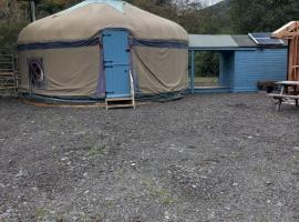 Hillside Retreats, Hotel in Machynlleth