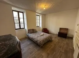 Appartement 2 chambres et salon de massage