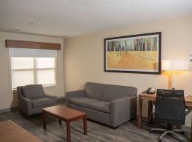 Hawthorn Suites, hotel with hot tubs in Erie
