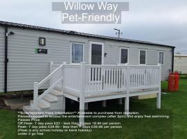 Parkdean Camber Sands sleeps 8 Pet Friendly - ref-ww242、Camberのホテル