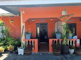 Ruths Guest House Private 1 Bedroom Home, βίλα σε Point Fortin