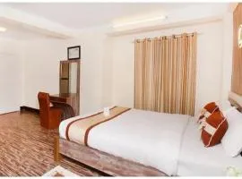 Lotus# Grand Heritage S-Pool Premium class Beach Front Hotel In Puri