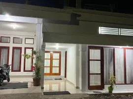 First Guest House Syariah