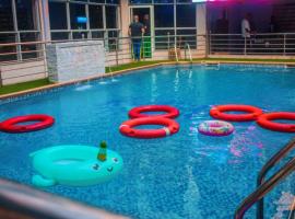 D&G Hotels & Suites, hotel met parkeren in Agege