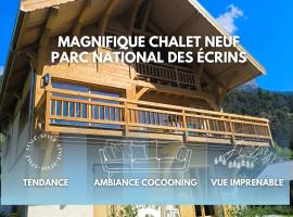 Magnifique chalet neuf Pelvoux Vallouise Puy Saint Vincent, hotel in Le Poët