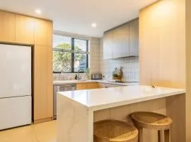 The Petone Beauty - Flash, Beachside