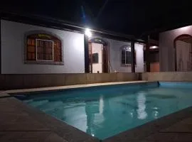 Casa com Piscina no Centro de Unamar em Cabo Frio