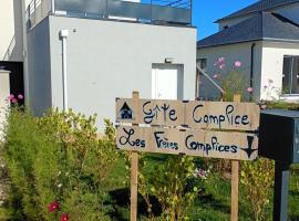 Gîte à 400m de la mer、Ploudalmézeauのホテル