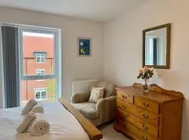 Pass the Keys Modern Penthouse Style Apartment in Haddenham