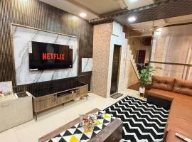 Row House Near US Consulate BKC & NMCC