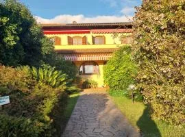 La Casa Gialla A MONTIGNOSO