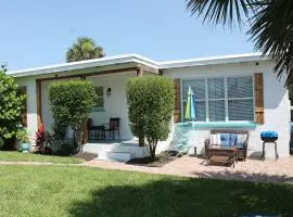 Beachside 2BR Daytona Beach Shores private home
