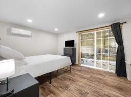 Modern Home with Fast WiFi & Private Patio
