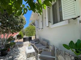 AETHERA Casa, hôtel à Athéras