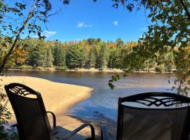 Chalet La Conception - Bord de Rivière, villa in La Conception