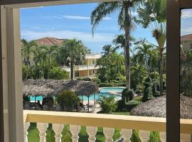 Marvilla - Coastal Condo Poolside & Ocean View, hotel in Boca Chica