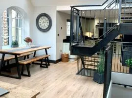 The Old Bakery - Luxury Three Bed House with Roof Terrace
