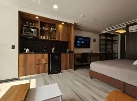 Epic Suite 210 Deluxe Aeropuerto