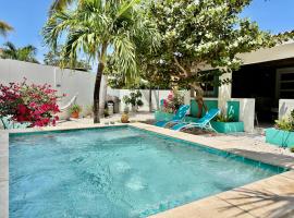 Fantastic Private Tropical Villa in Palm Beach with Breakfast