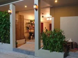 Dhiffushi Tourist Hotel