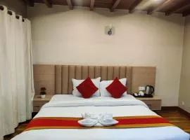 Redstone Regency Hotel
