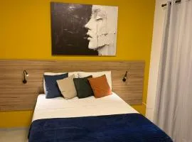 Loft com 2 Qts e garagem em área nobre