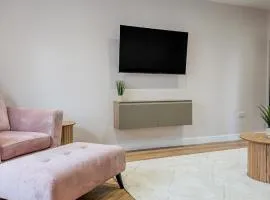 Middleton Mews- 3BR- Wollaton Park-Hospital & Uni