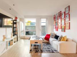 Modern Mile High in Sloans Lake, hotel em Denver