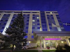 Armon Plaza Montreal Airport，蒙特婁的有停車位的飯店