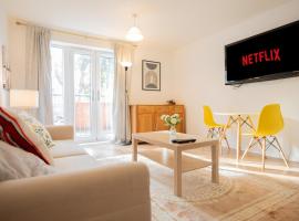 Modern 2-Bed Apartment in Central Portsmouth, hotel in Portsmouth