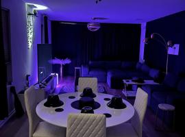 Cozy Stay with Pool Relax with Easy Access to Highway, hotel a Maxwell