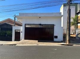 Casa de Vó - Casa Inteira, hotel in Uberaba