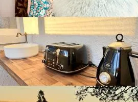 Central Spot Elegant Home Fresh Features