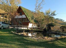 Casa da cachoeira na serra, hotel in Santo Antônio do Pinhal
