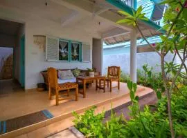 Cleosa 2 BR Cozy Bungalow Family ZN301