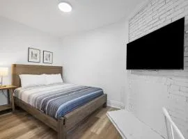 Pittsburgh Shadyside 3B Modern and Cozy Private Bedroom with Shared Bathroom