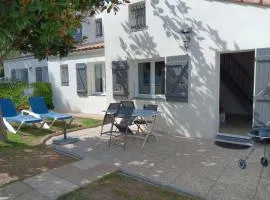 Charmante maison au calme près de la plage, jardinet privatif, 4 pers, animaux sur demande - FR-1-476-13
