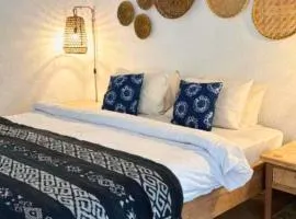 Quacey 1 BR Deluxe Room ZN302