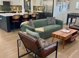 Luxury Oasis 4B 2B Jacuzzi Pet Friendly